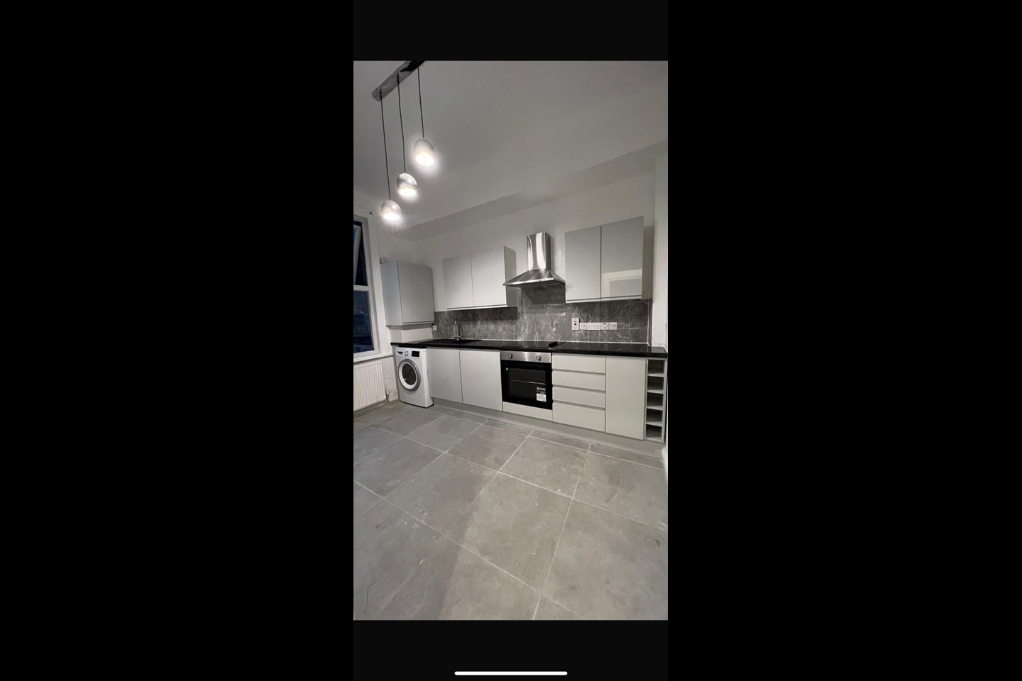 Room Sandrock Road in Greater London