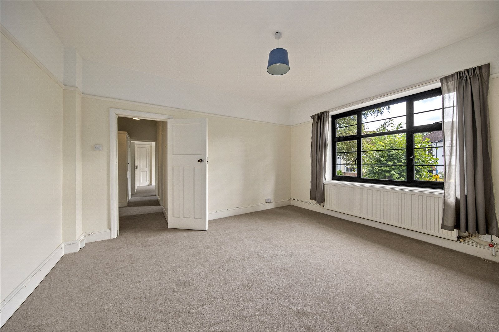 Flat Arlington Road in Greater London