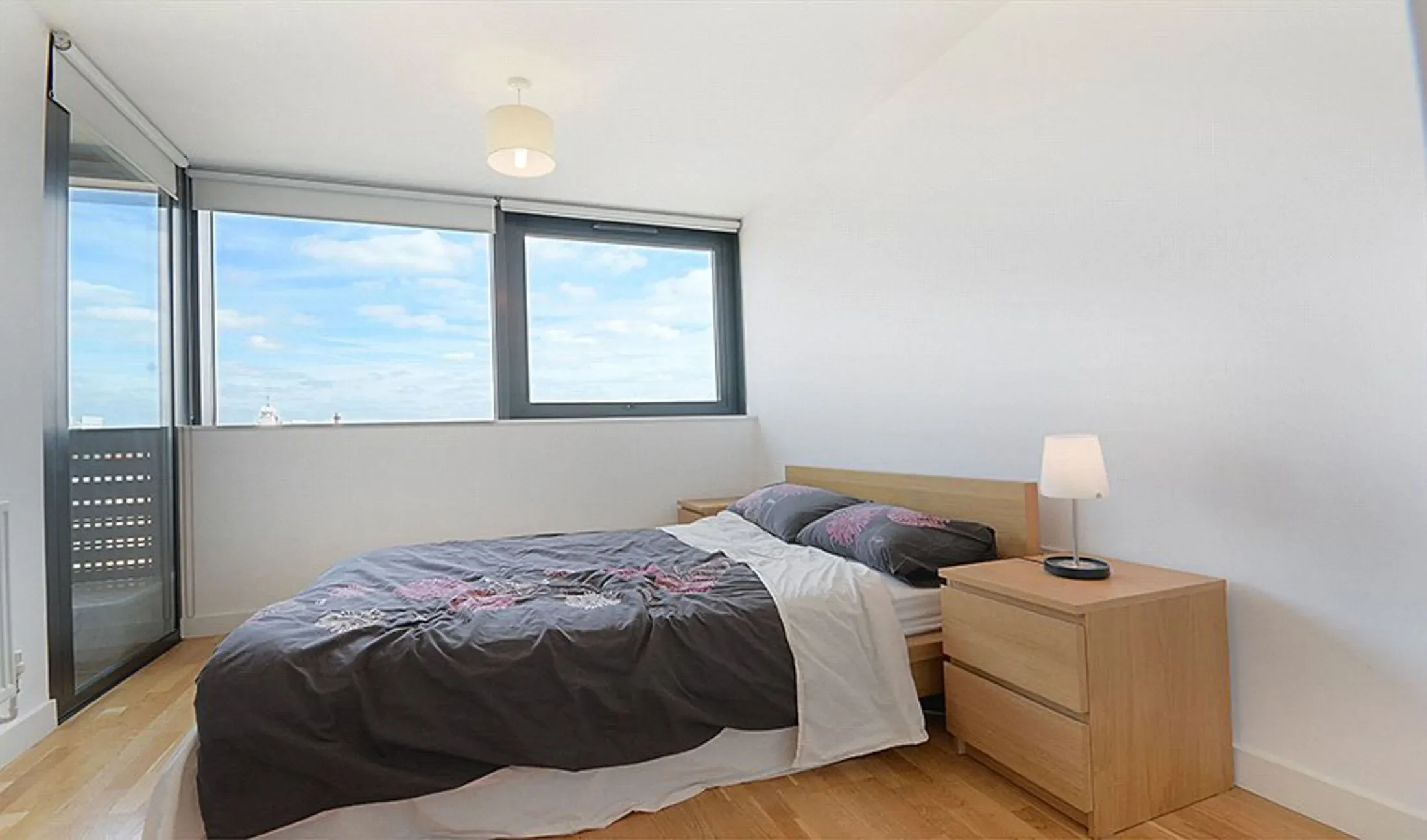 Flat Amelia Street in Greater London