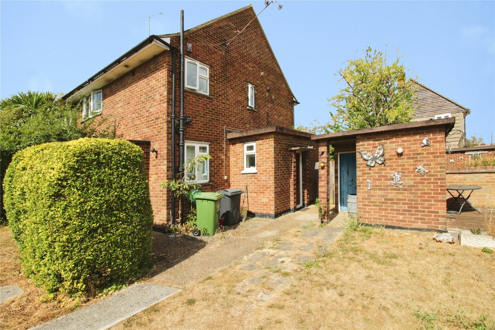 Flat Powell Road in Basildon