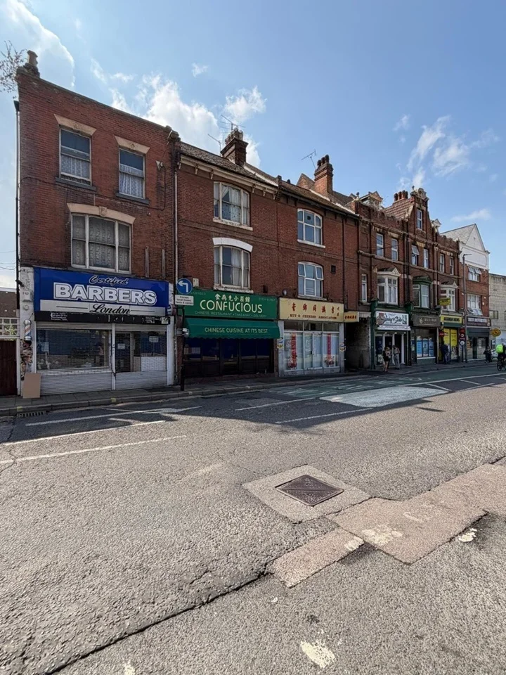 Flat High Street in Chatham
