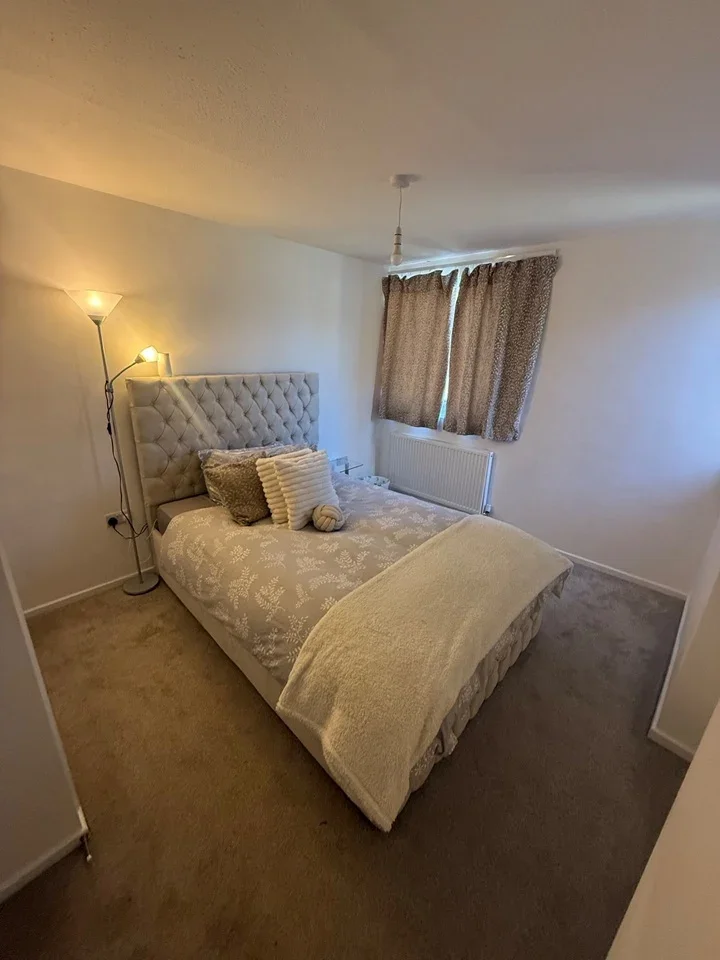 Room Royal Sovereign Avenue in Gillingham