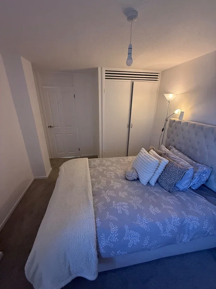Room Royal Sovereign Avenue in Gillingham