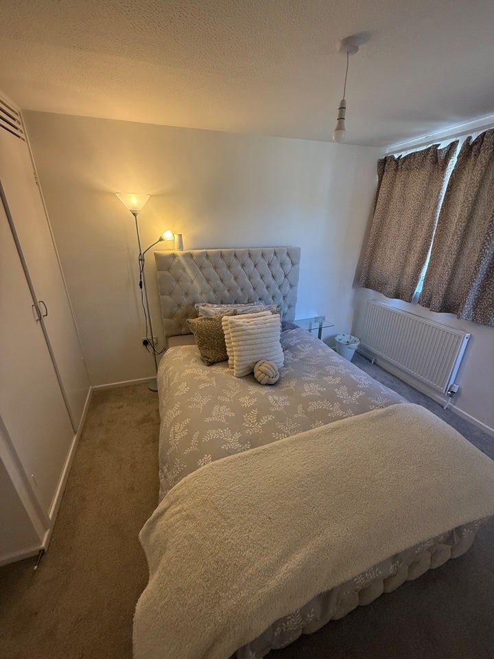 Room Royal Sovereign Avenue in Gillingham