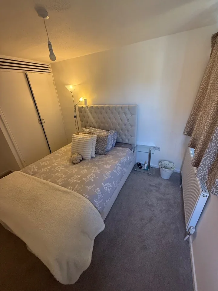 Room Royal Sovereign Avenue in Gillingham