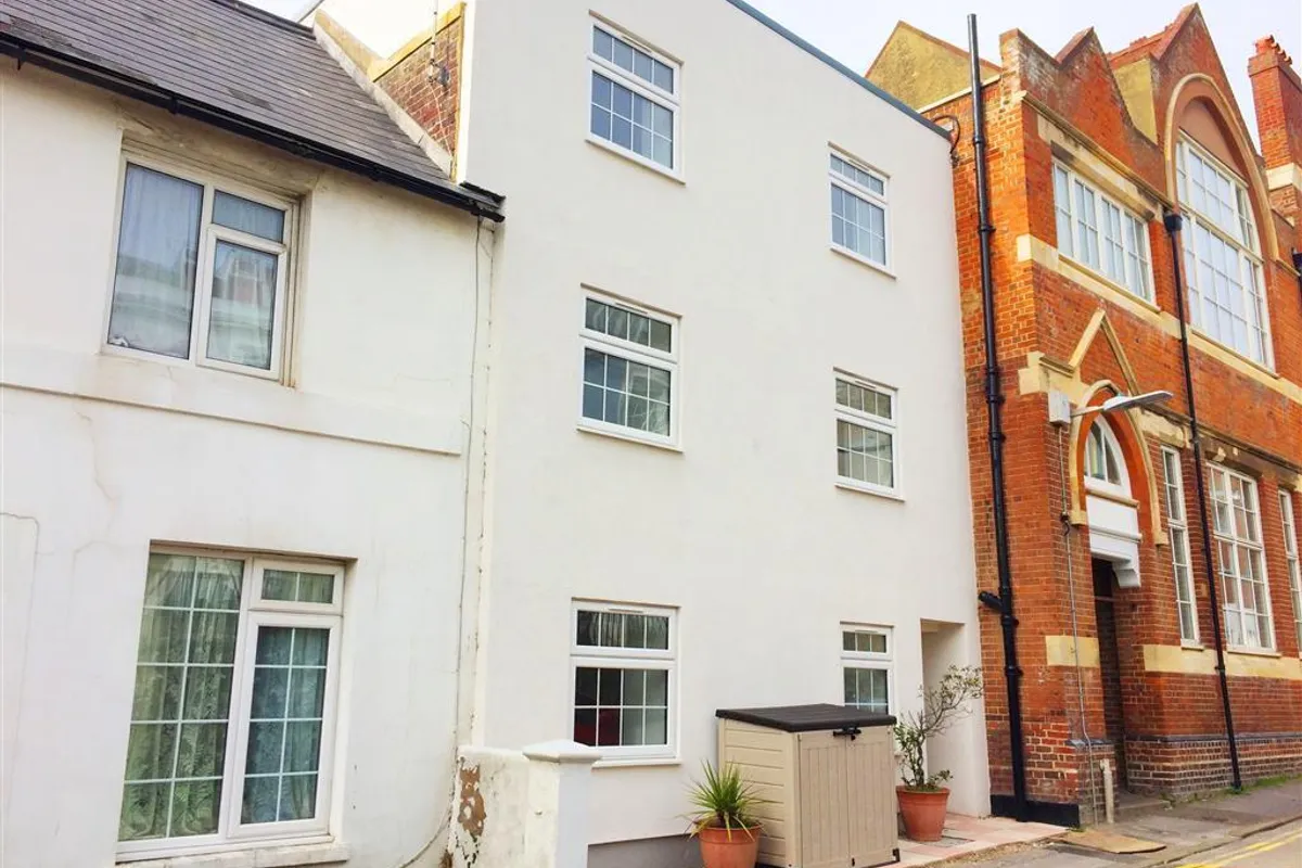 Flat Portland Place in St Leonards
