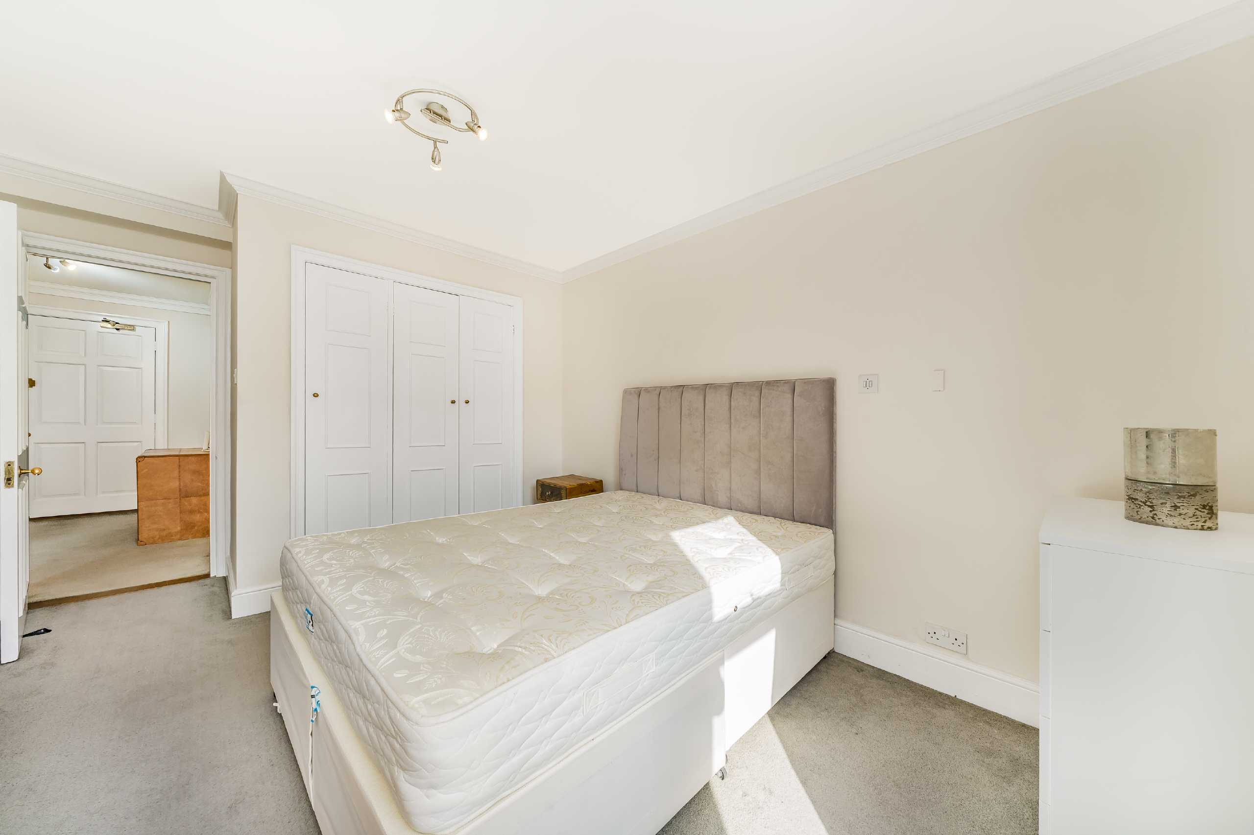 Flat Bloomsbury Square in Greater London