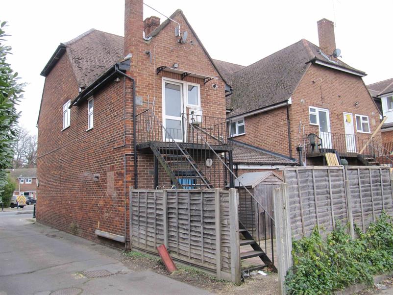 Flat Thornbridge Road in Iver Heath