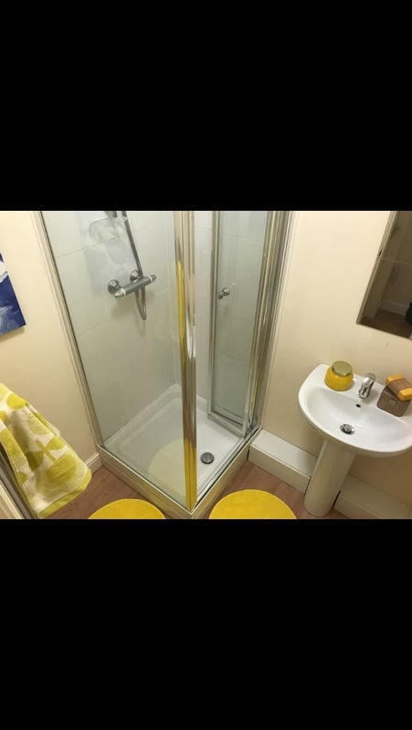 Room Lister Avenue in Bradford
