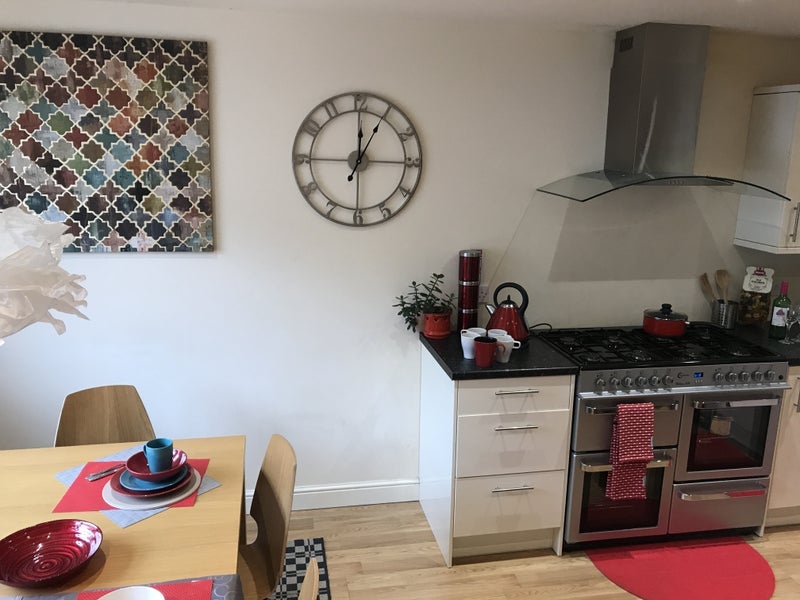 Room Lister Avenue in Bradford