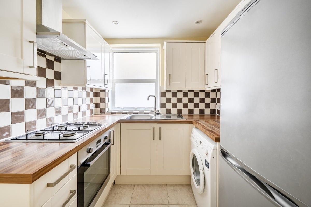 Flat Fermoy Road in City of Westminster