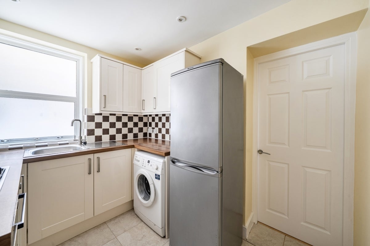 Flat Fermoy Road in City of Westminster