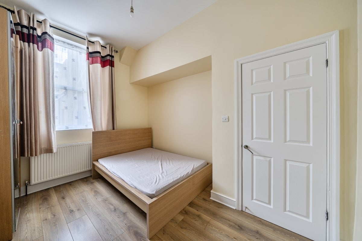 Flat Fermoy Road in City of Westminster