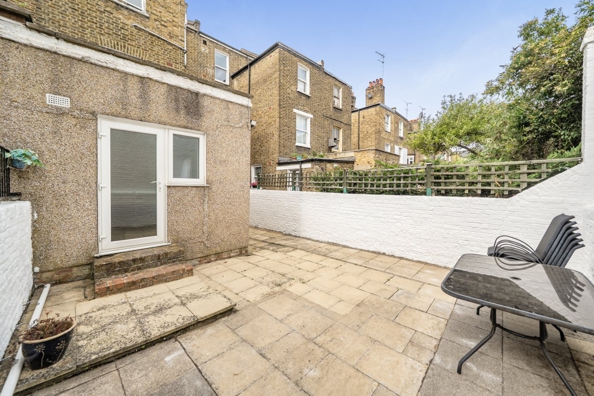 Flat Fermoy Road in City of Westminster