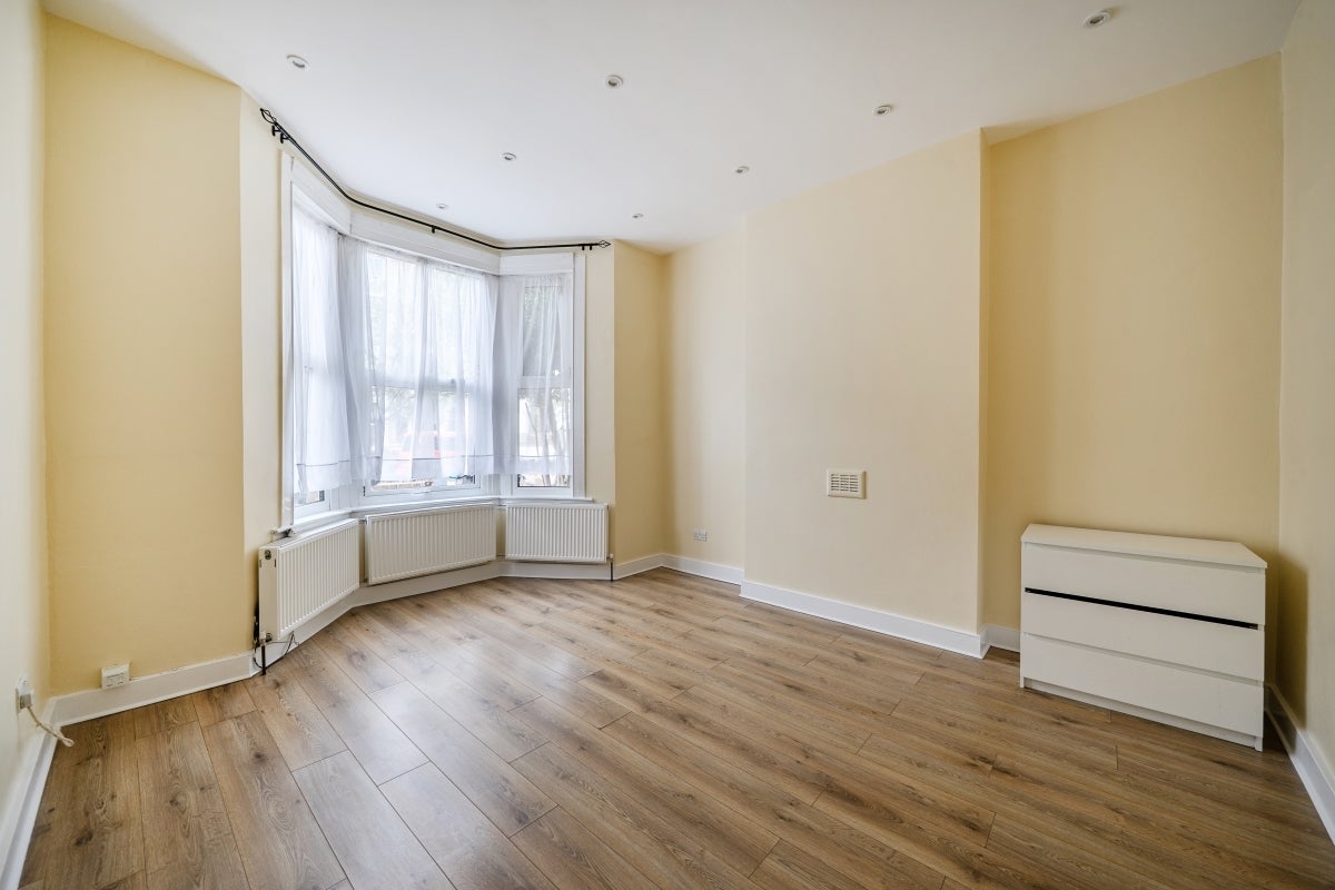 Flat Fermoy Road in City of Westminster