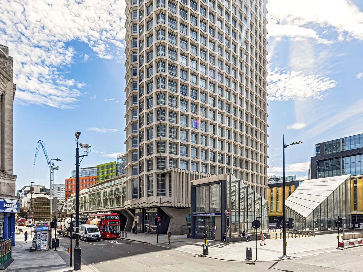 Flat Andrew Borde Street in Greater London