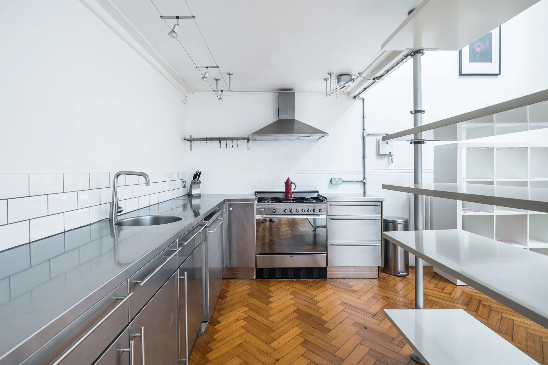 Flat Bramshaw Road in Greater London