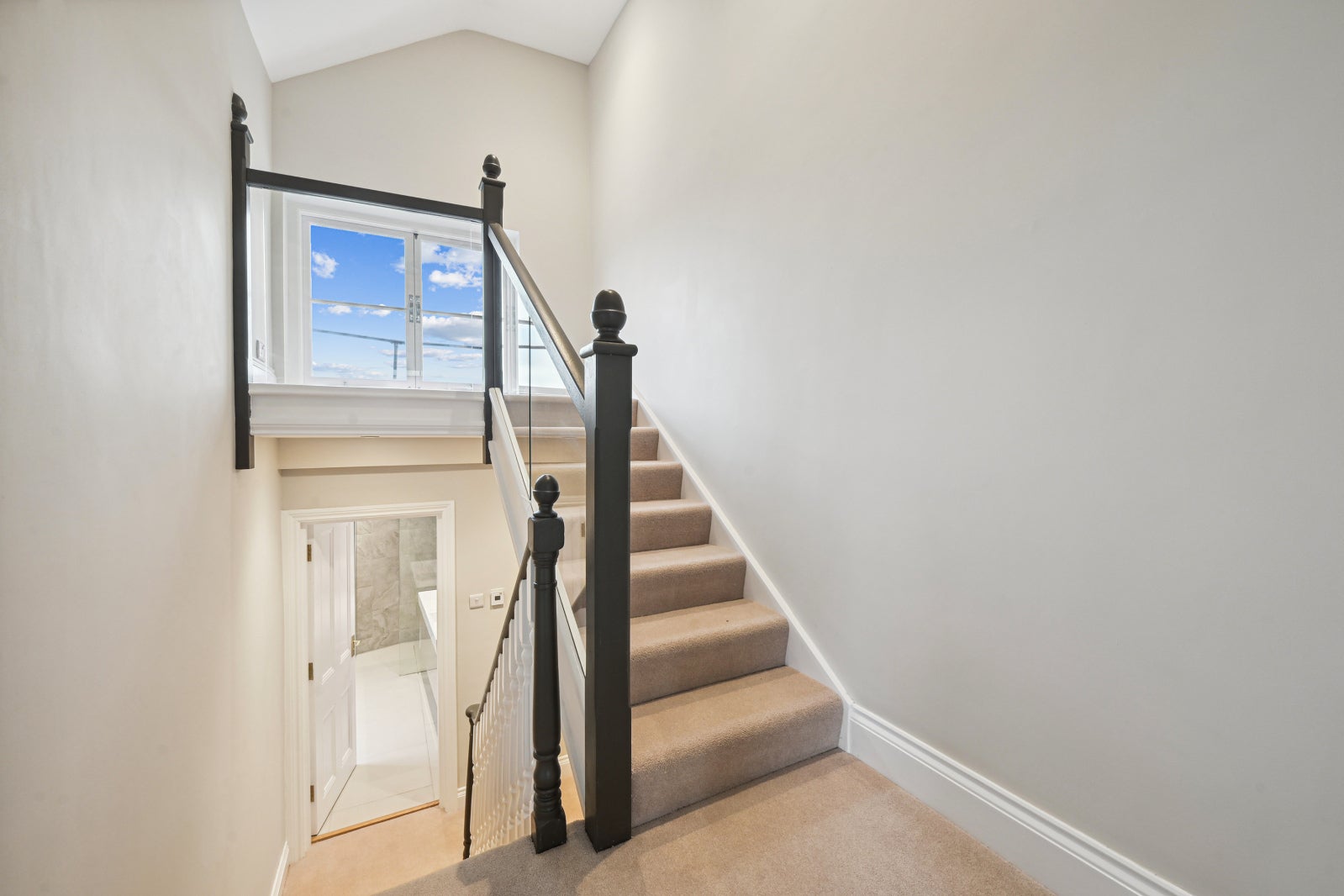 Flat Robinson Street in Greater London