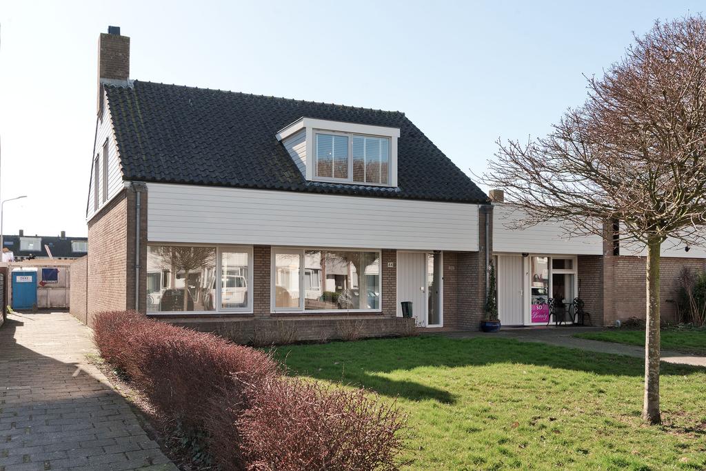 Huis Hugo de Vriesstraat 44 in Aalsmeer