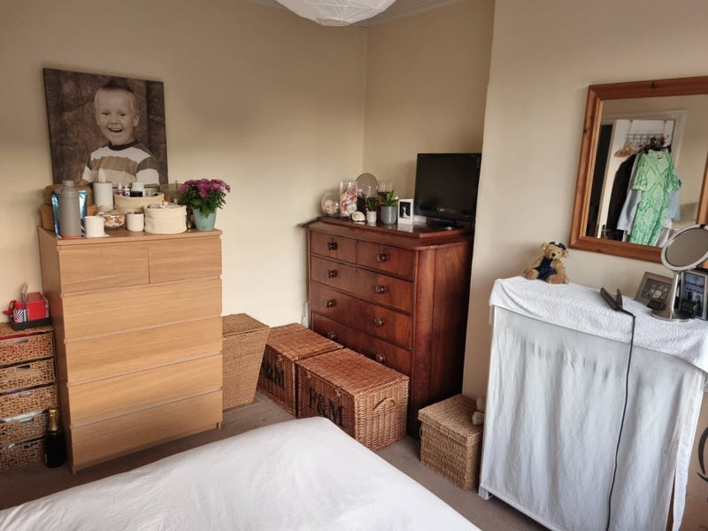Room Eastbourne Road in Greater London