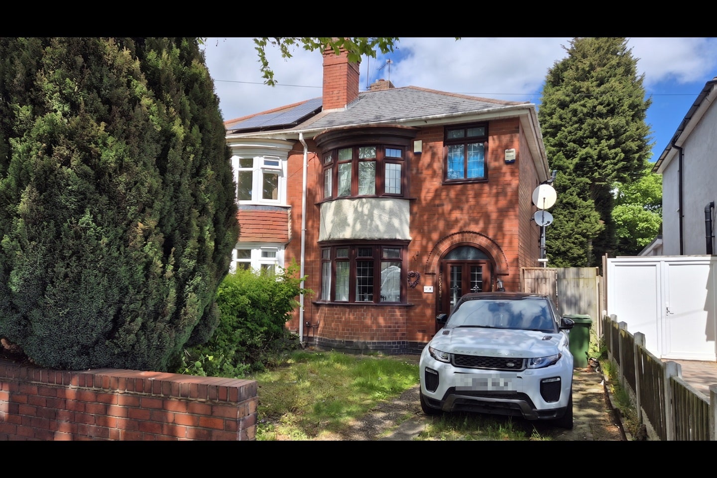 House Darlaston Road in Darlaston