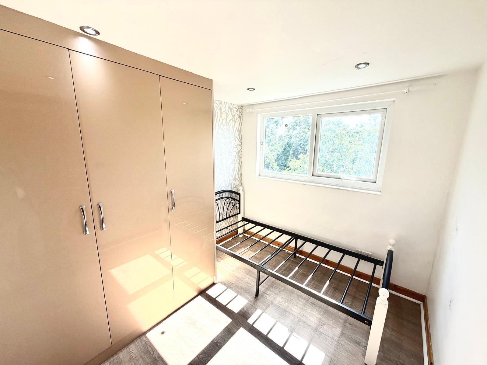 Flat Windsor Road in Greater London
