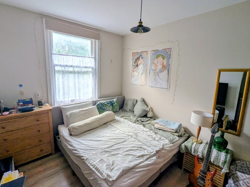 Room Kingsdown Road in Greater London