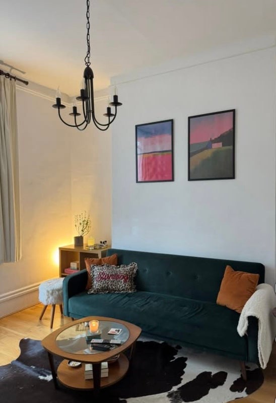 Room Coningham Road in Greater London