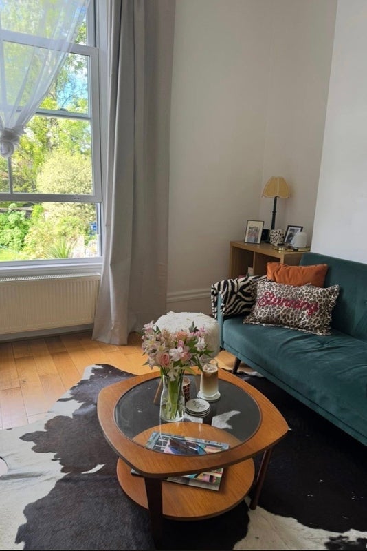 Room Coningham Road in Greater London