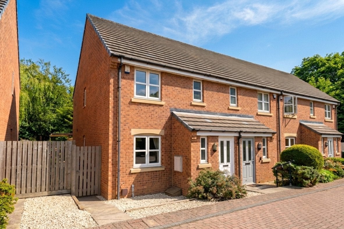 House Royal Troon Mews in Wakefield