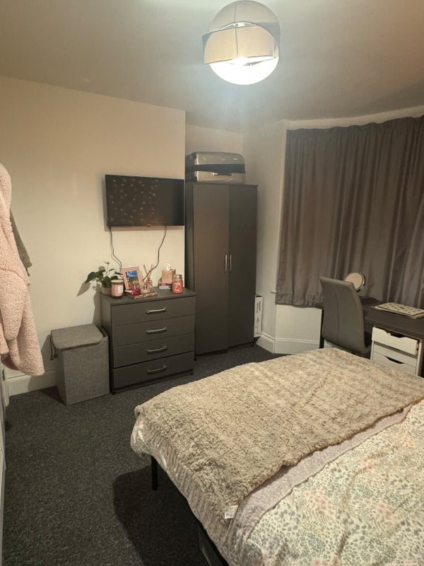 Room Bedminster Road in Bristol