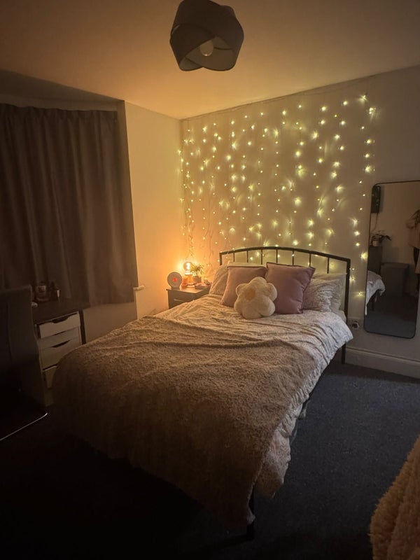 Room Bedminster Road in Bristol