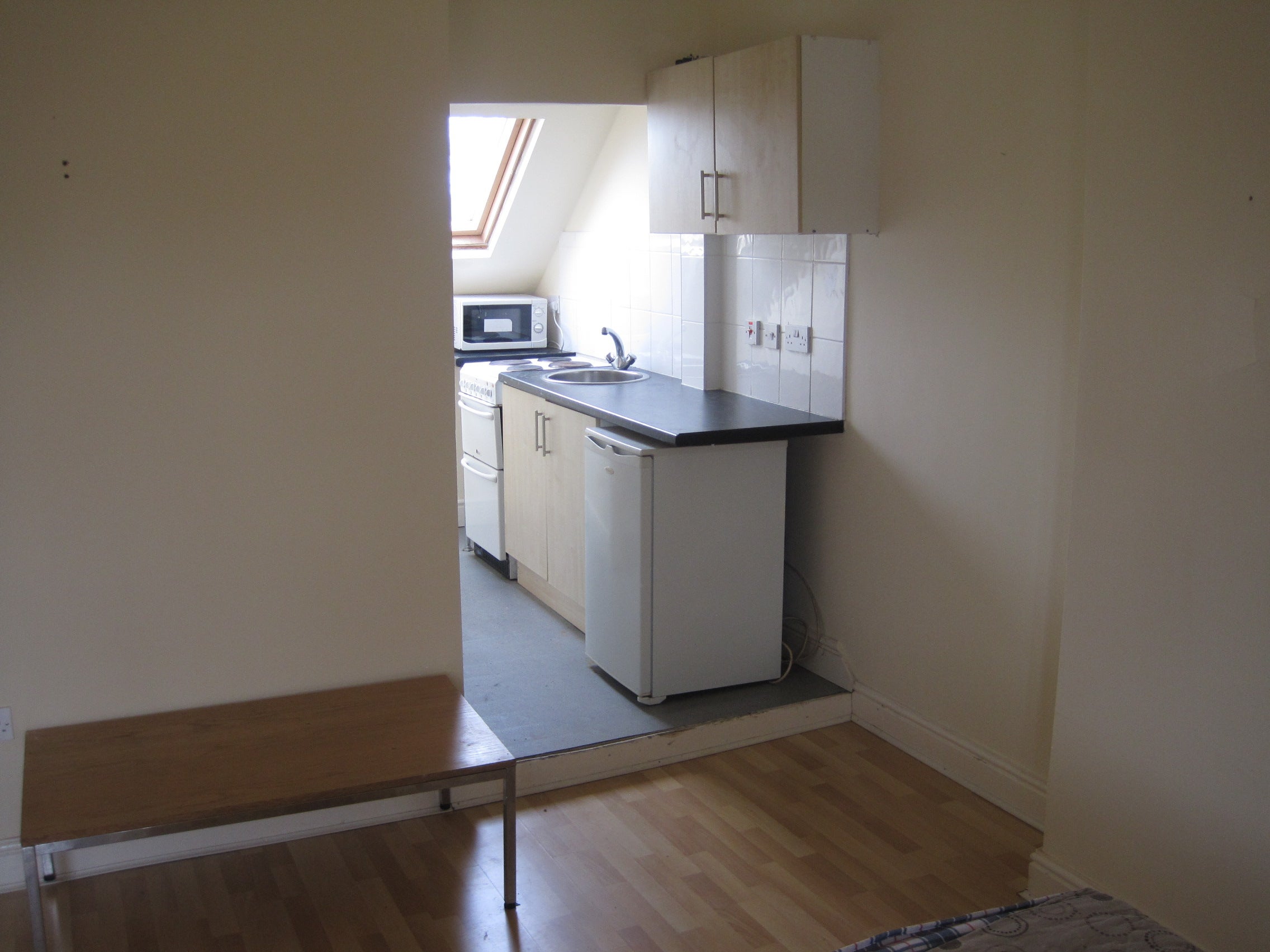 Flat Bearwood Road in Birmingham