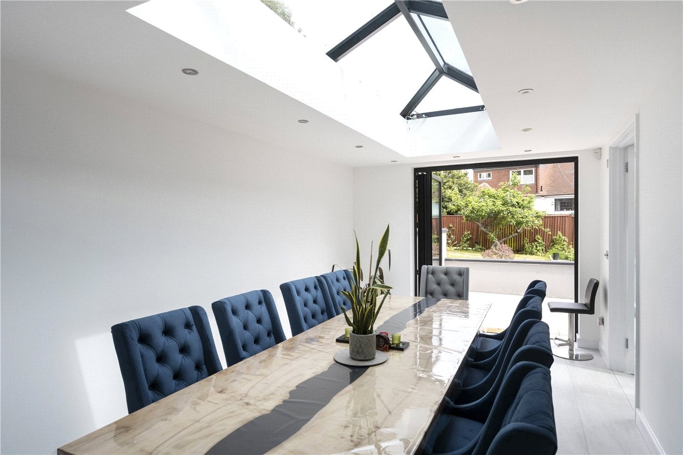 House Kingsmead Road in Greater London