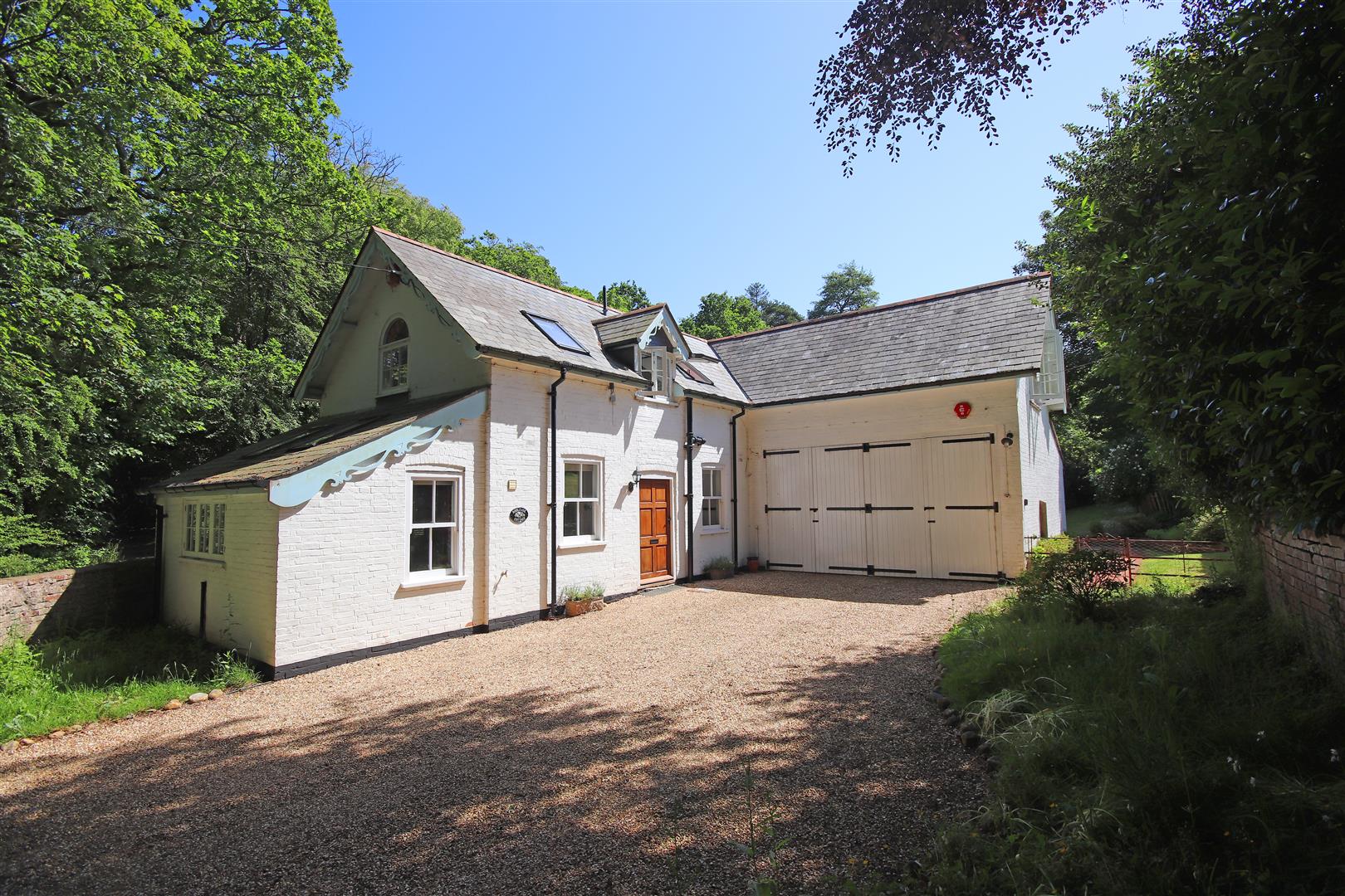 House Rodlease Lane in New Forest