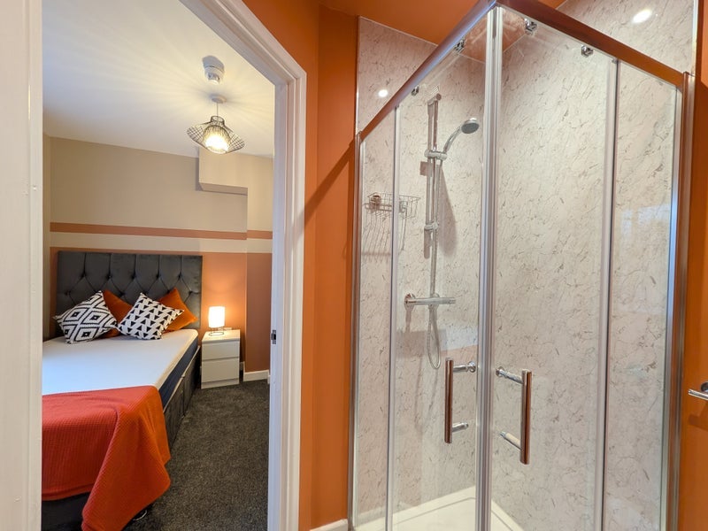 Room Hazlehurst Lane in Chesterfield