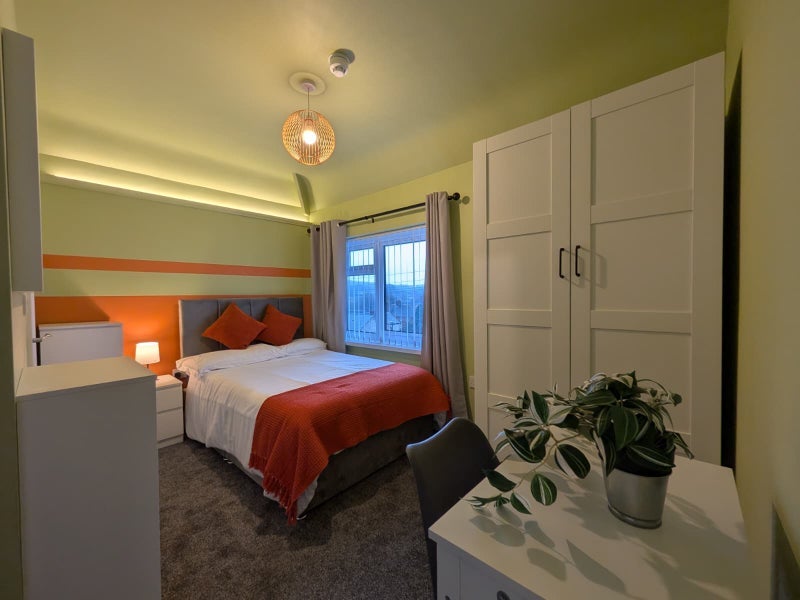 Room Hazlehurst Lane in Chesterfield