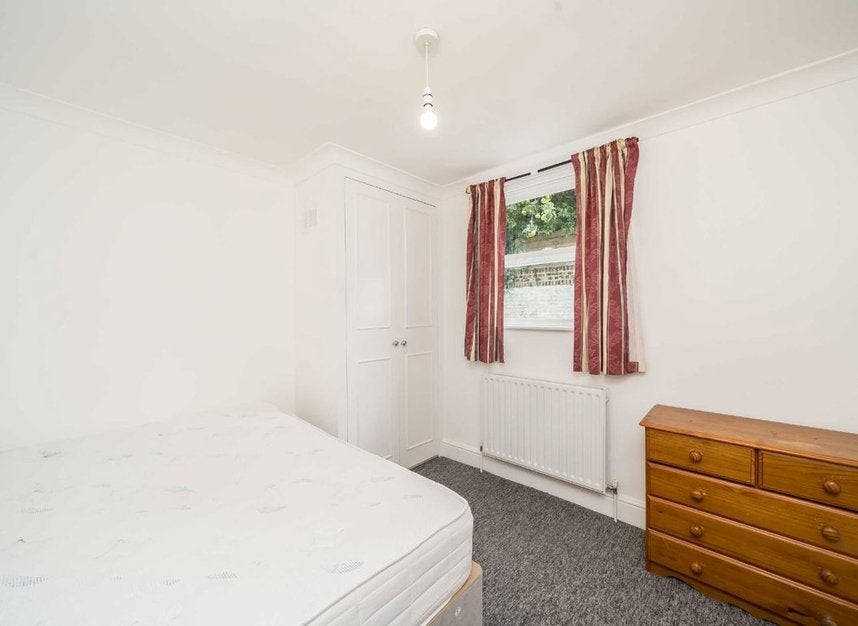 Flat Chantrey Road in Greater London