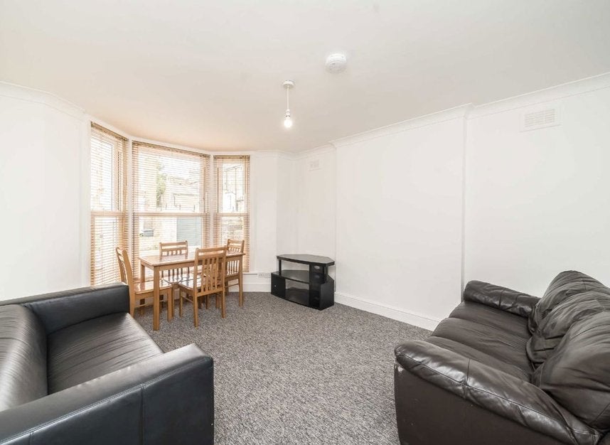 Flat Chantrey Road in Greater London