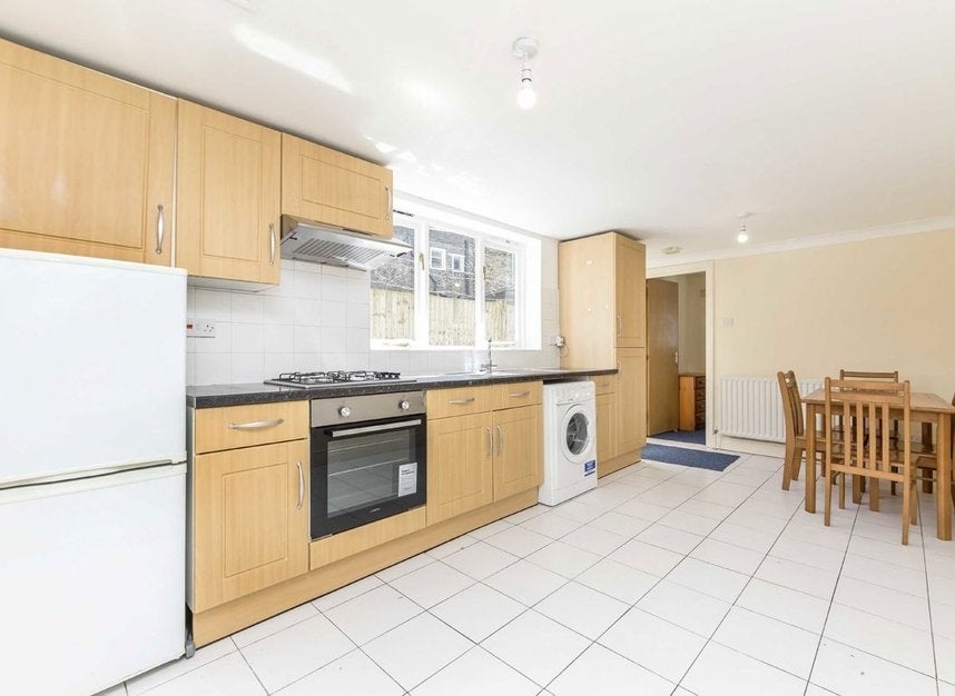 Flat Chantrey Road in Greater London