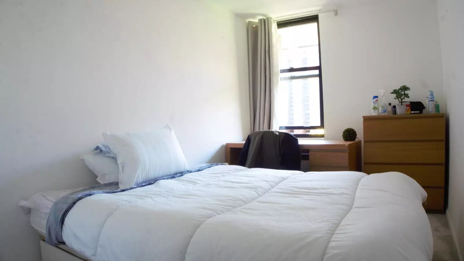 Flat Moreton Street in City of Westminster