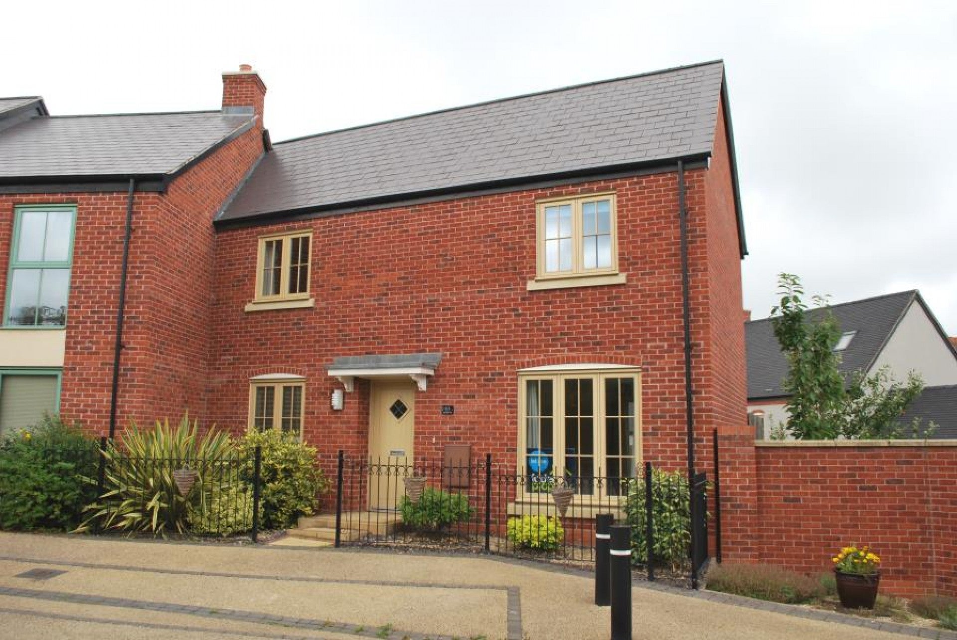 House Smallhill Road in Dawley
