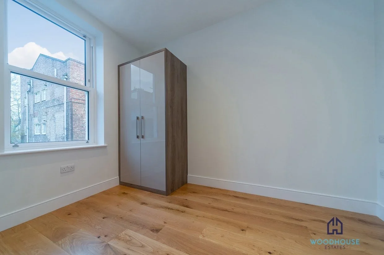 Flat Streatley Road in Greater London