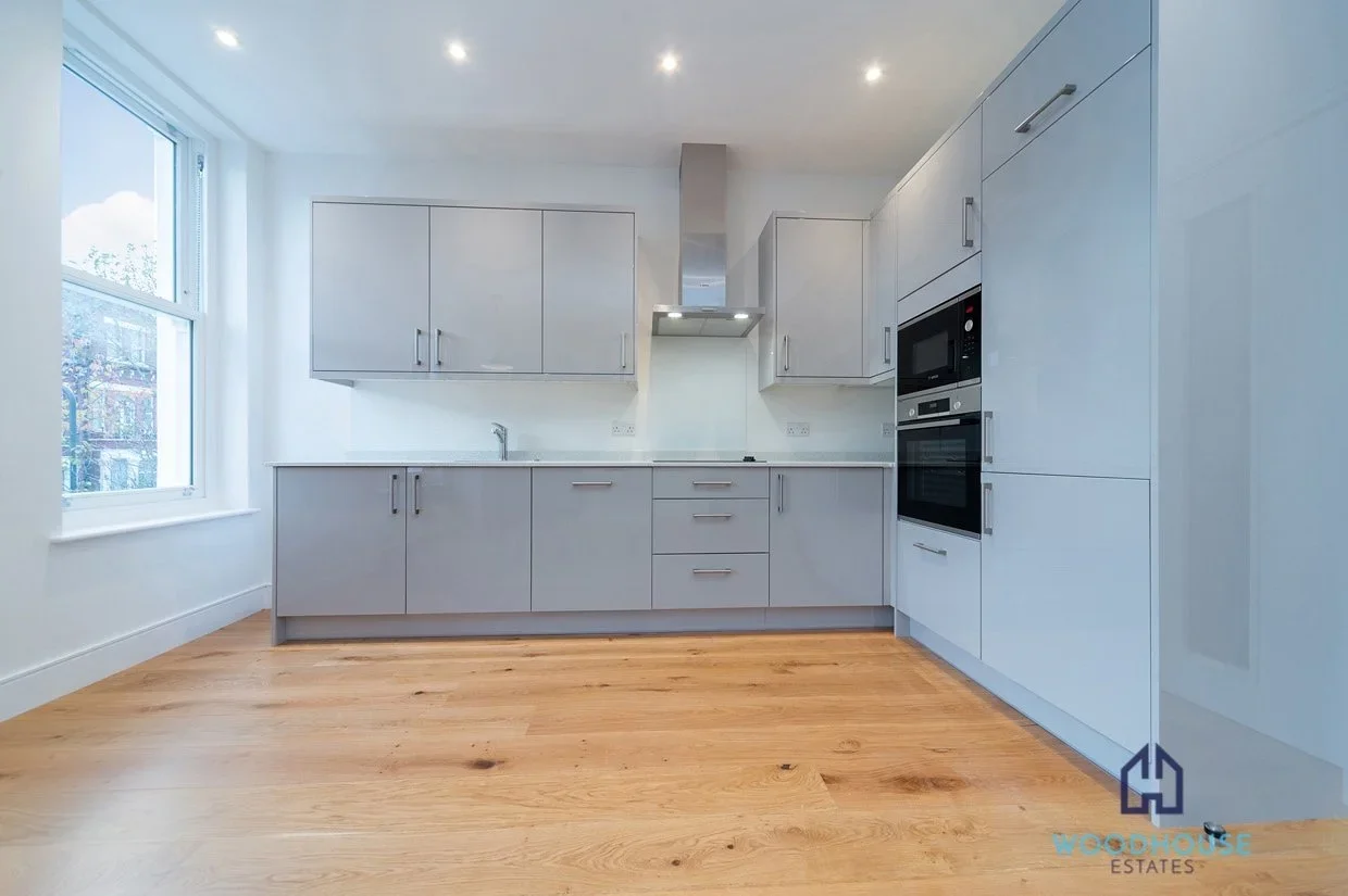Flat Streatley Road in Greater London