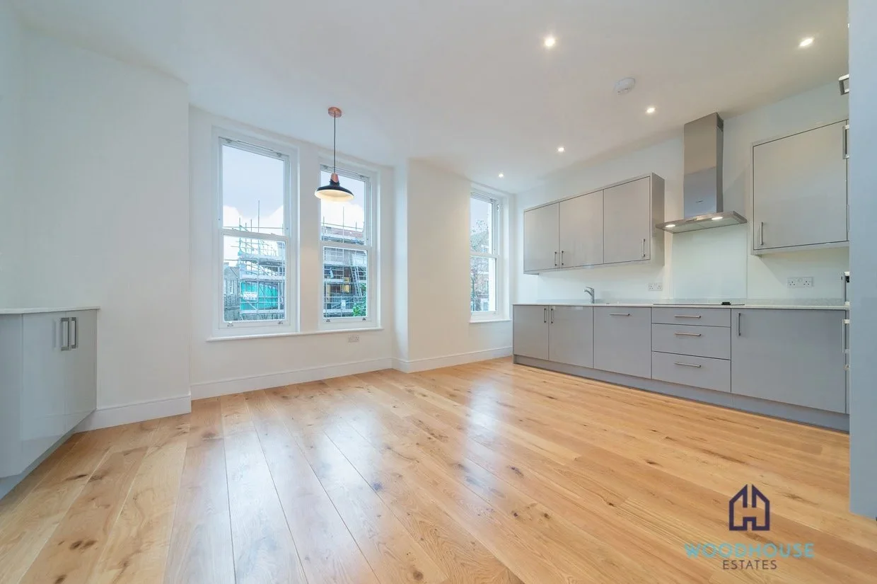 Flat Streatley Road in Greater London