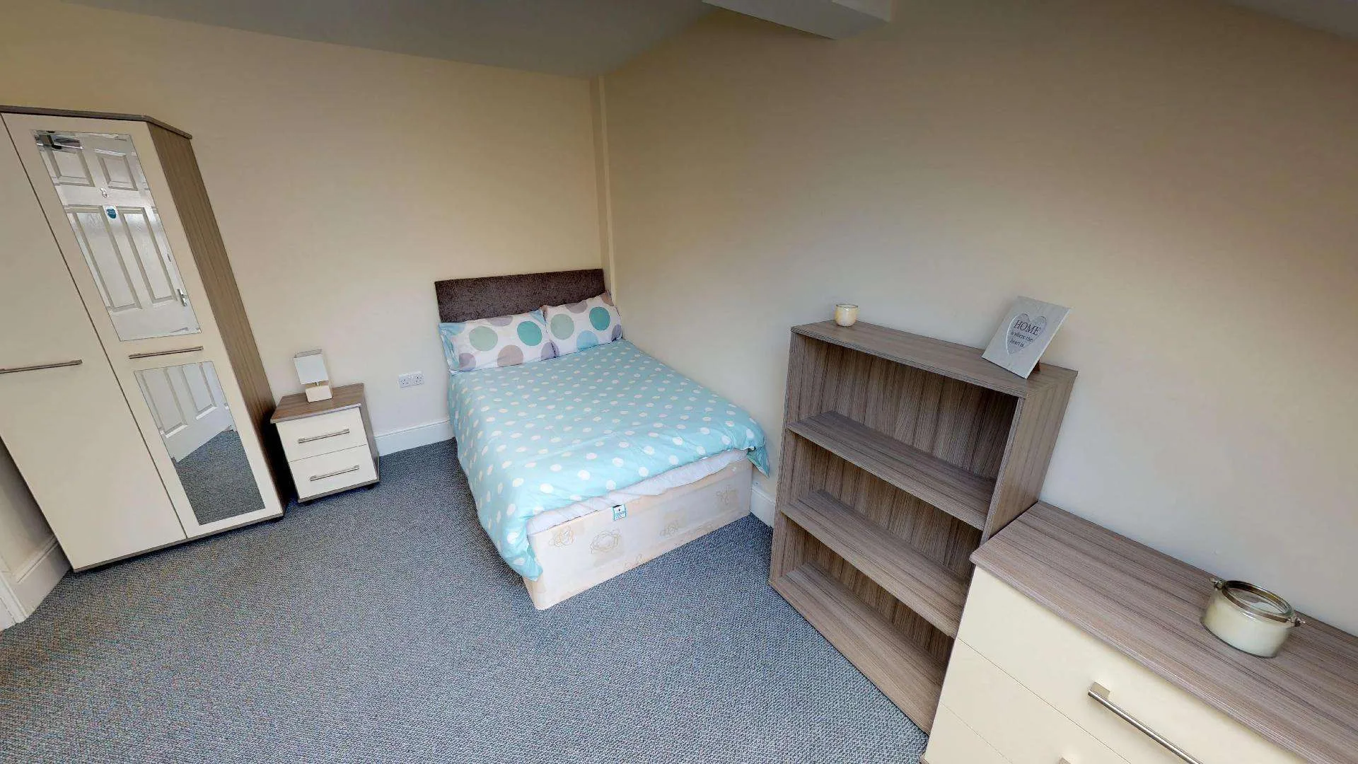 Room Harcourt Road in Sheffield