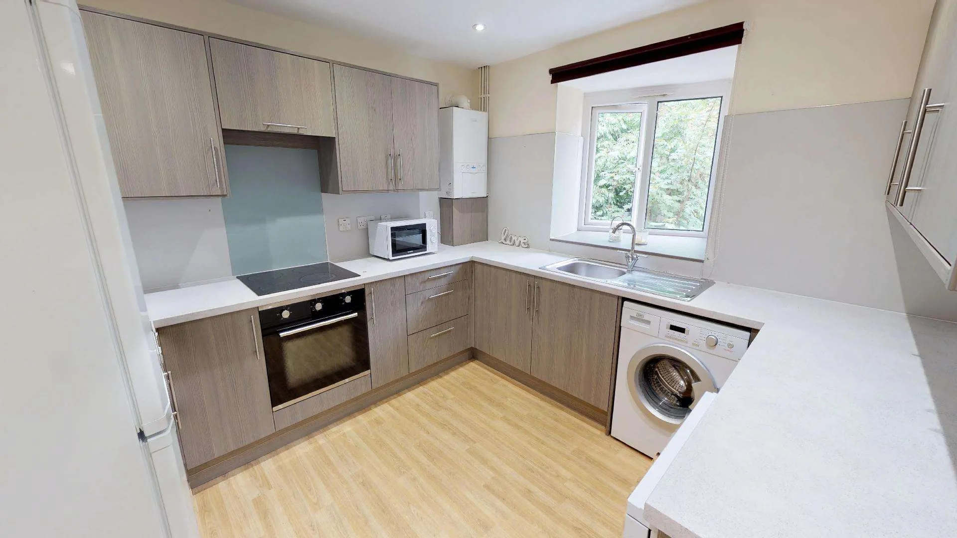 Room Harcourt Road in Sheffield