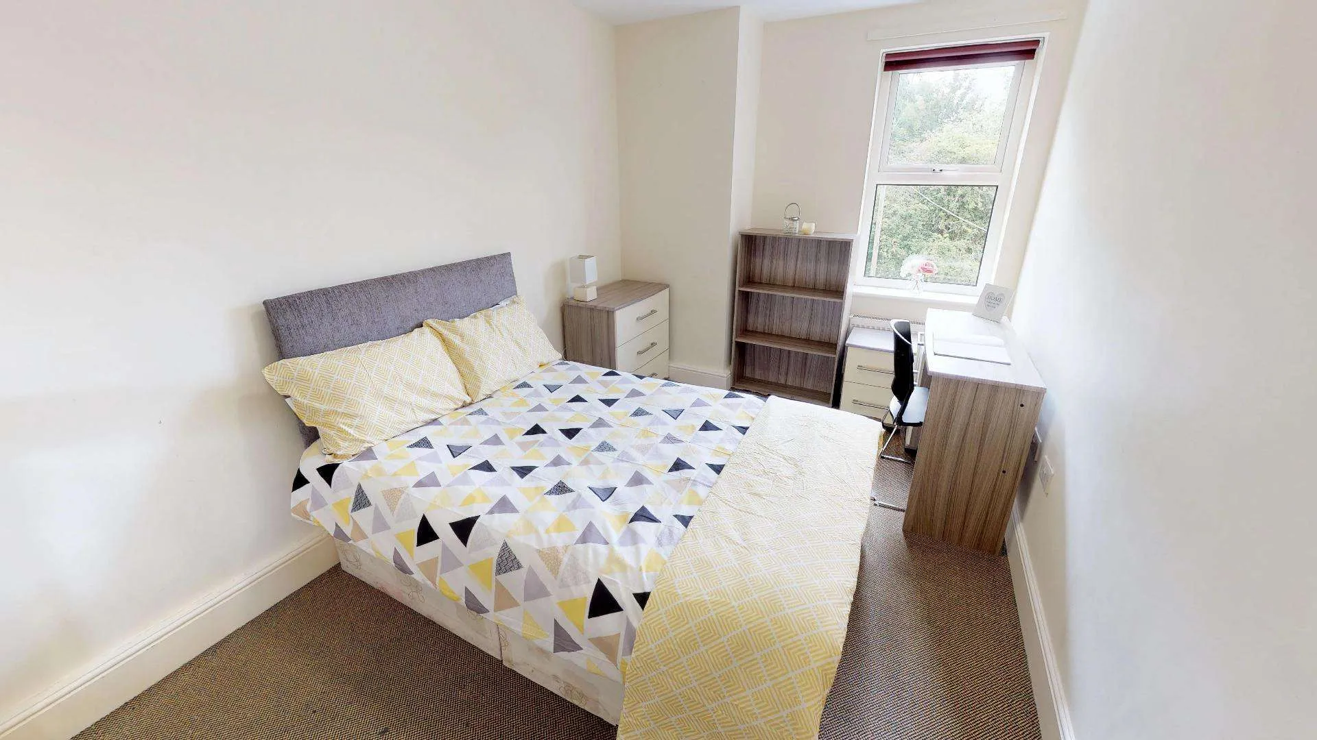 Room Harcourt Road in Sheffield