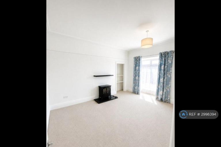 Flat Lincoln Road in East Lindsey