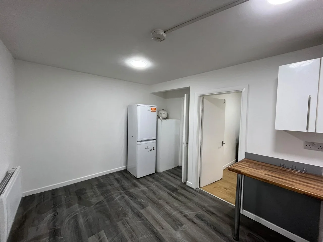 Flat Salisbury Road in Greater London